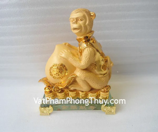 Khỉ thần tài sa kim ôm đào đế thủy tinh - kim hầu hiến thọ K071M