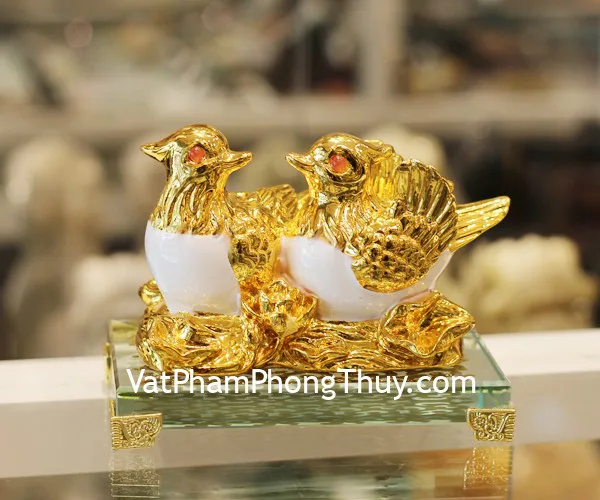 Uyên ương vàng ức trắng đế thuỷ tinh C203A