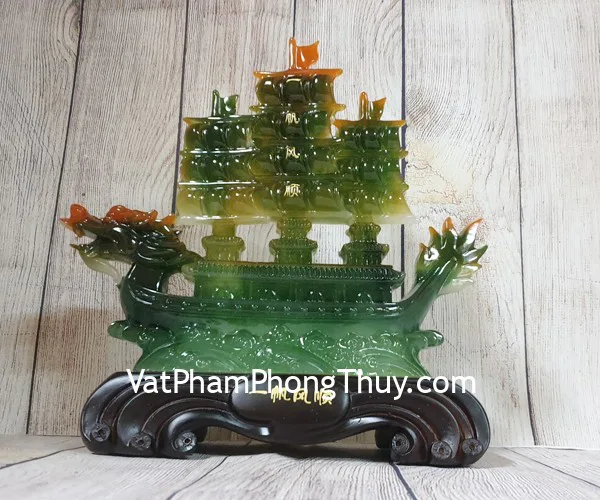 Thuyền buồm đầu rồng xanh ngọc đa sắc trên sóng xanh đế gỗ - Nhất Phàm Phong Thuận FLN143