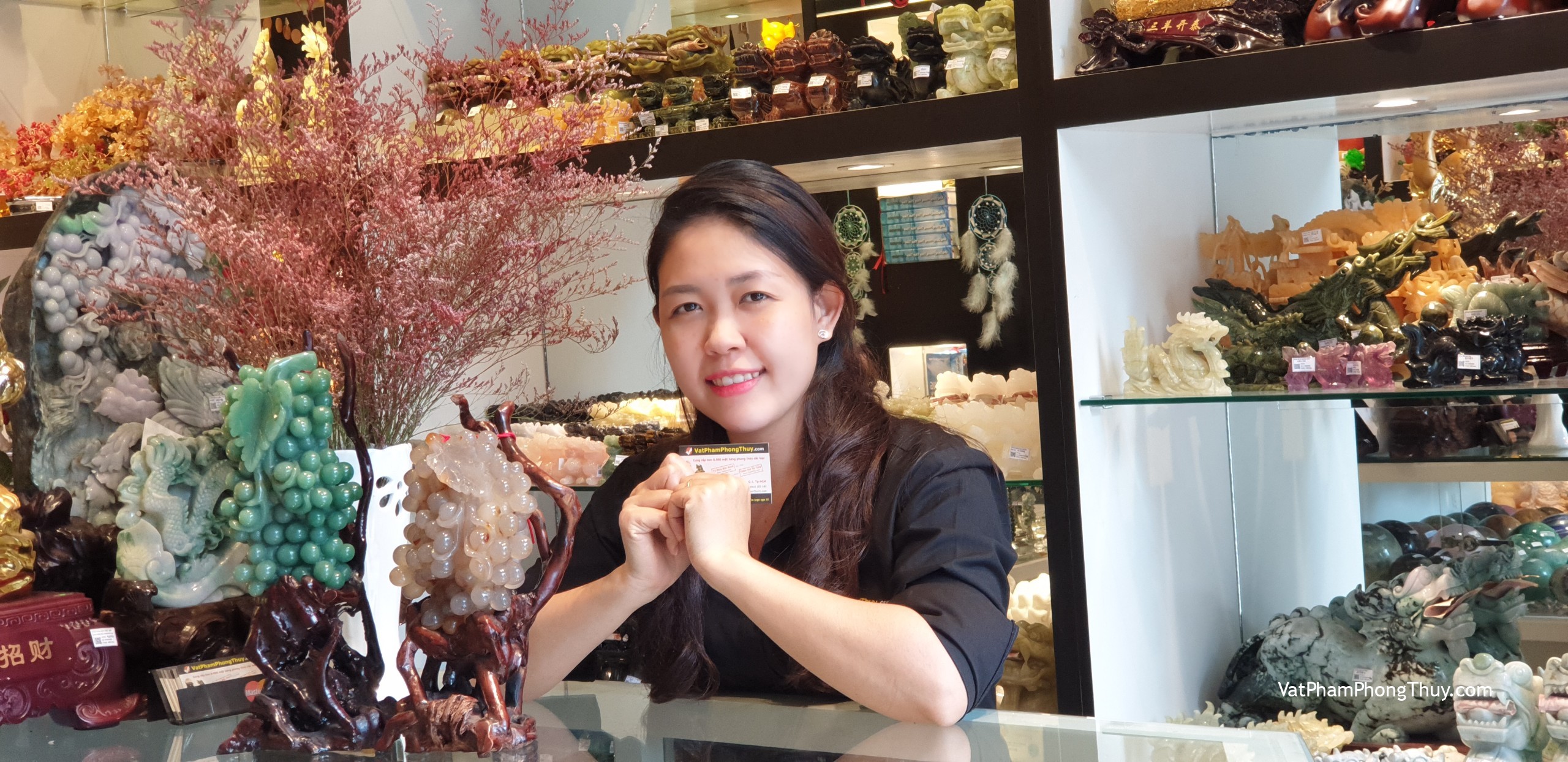 Ý nghĩa chùm nho trong phong thủy| Vật phẩm cầu con, gia đình sung túc - [Tỉ Tỉ Chuyện Phong Thủy]